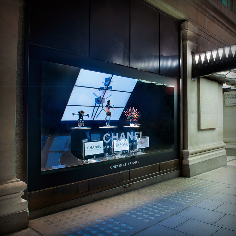 Chanel - Window Installation, Robot theme