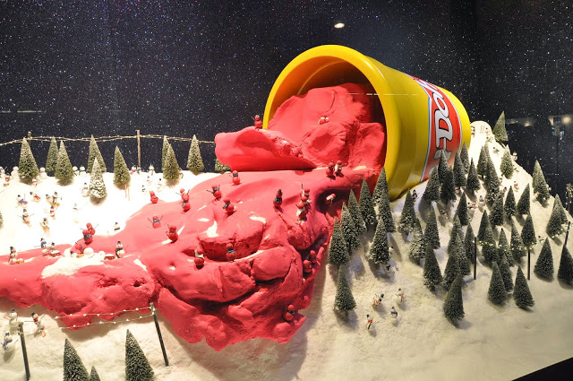 christmas window display